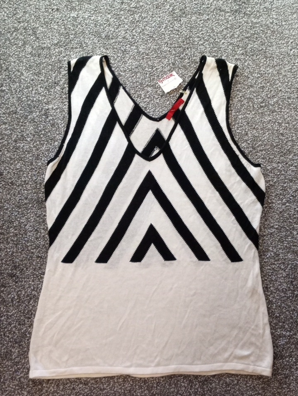 Red Sleeveless V-Neck Tank with Black & White Chevron